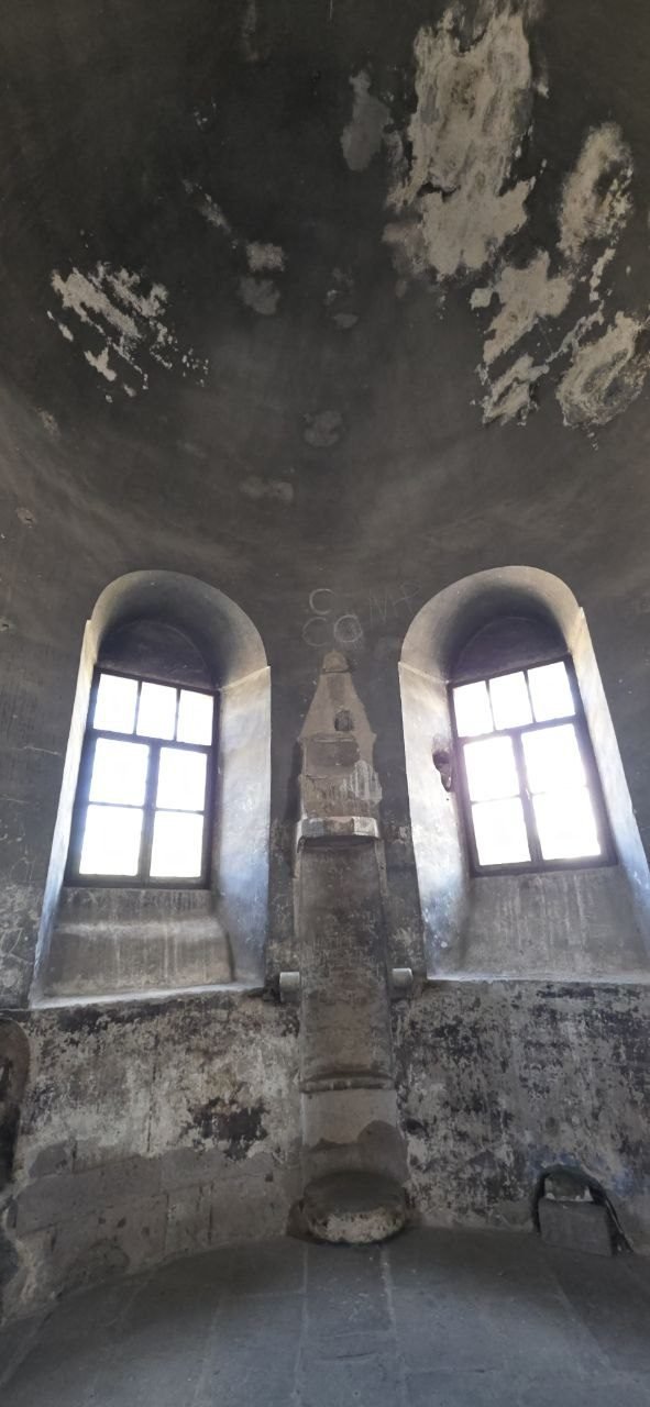 Bemalter Bogen mit floralen Motiven in der Üzümlü Kilise