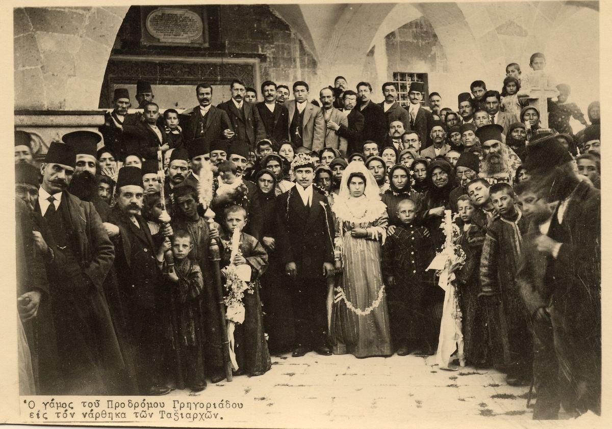Historische Hochzeit im Narthex der Taxiarchen-Kirche in Malakopi (Derinkuyu)
